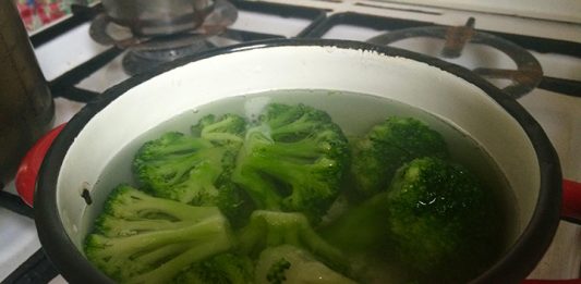 Blanching vegetables