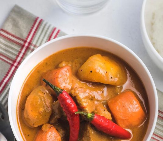 Lamb Curry with Yogurt