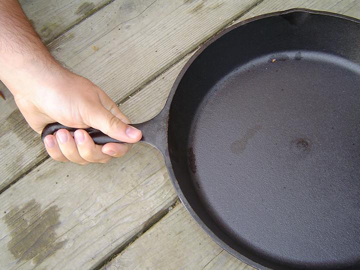 How to Restore and Reseason a Cast Iron Skillet - I Believe I Can Fry